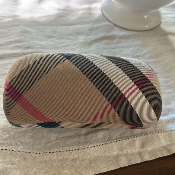 Burberry Sun Glasses Like new model B4083 with case - Picture 4 of 13